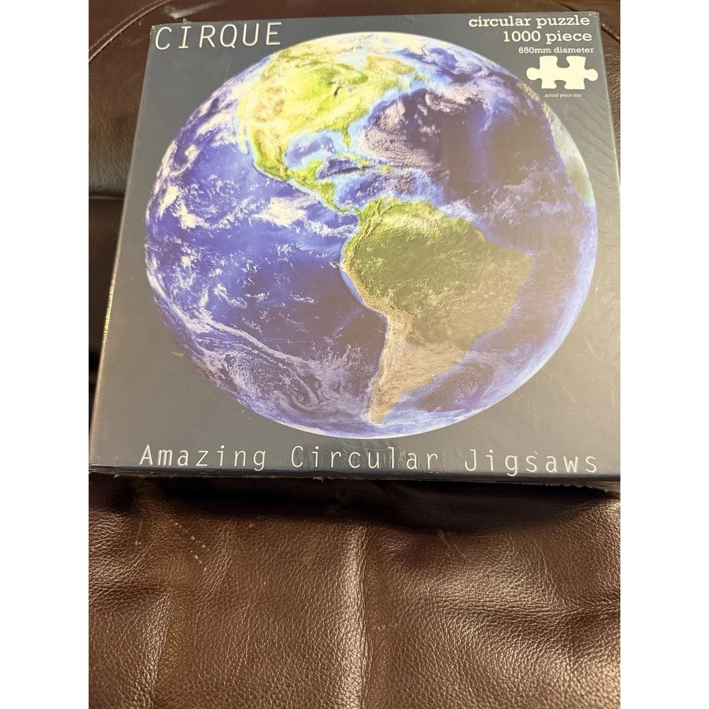 THE EARTH: ROUND PUZZLE 1000 PIECES, 25.6